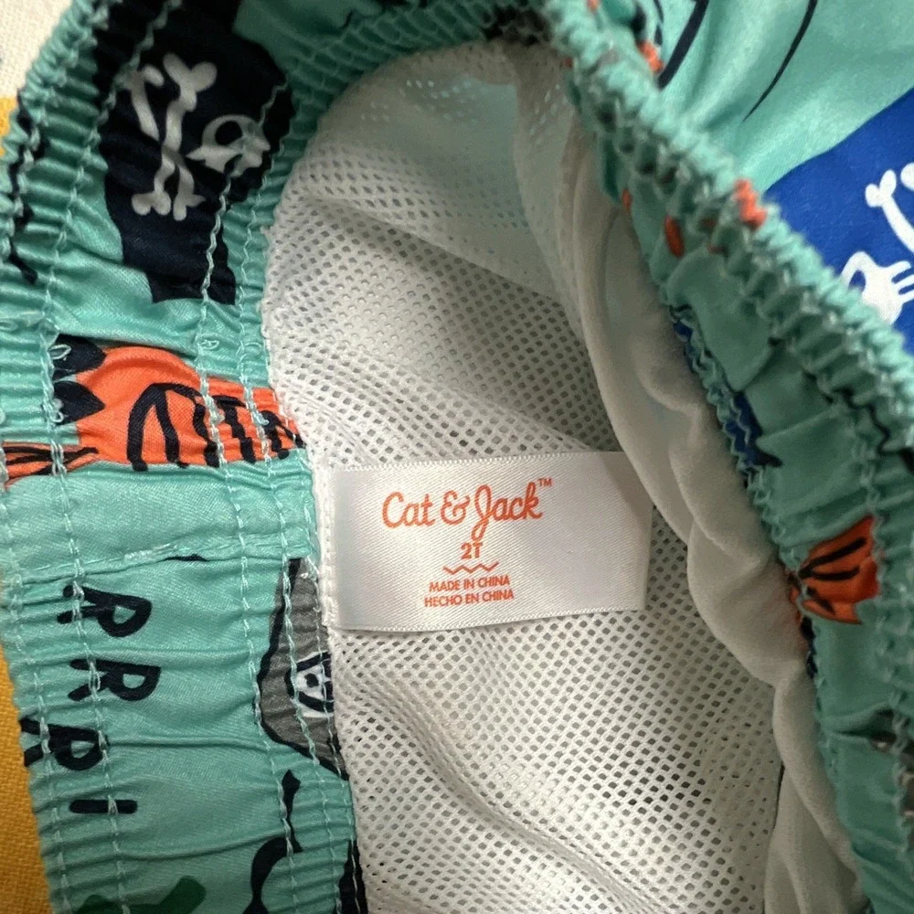 Cat & Jack Boys Swim TrunksPiratePrint Green Multicolor 2T Lined Drawstring 35.2